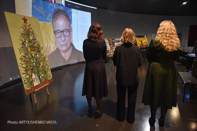 «Never Forget» — mostra delle sedici opere